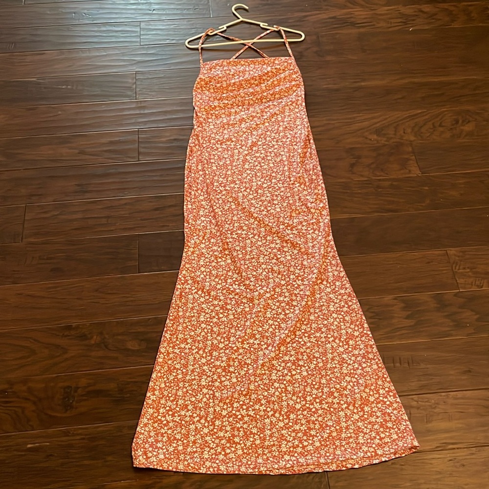 Rust color floral backless sundress/crisscross adjustable straps  size medium